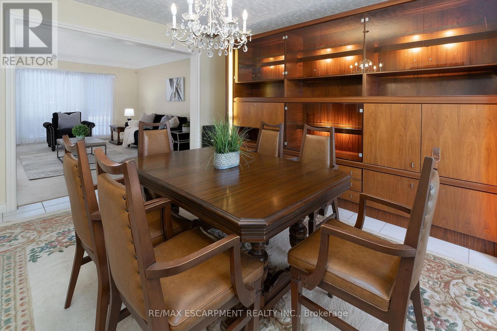 6005 Mountaingate Drive, Niagara Falls, ON - Indoor Photo Showing Dining Room