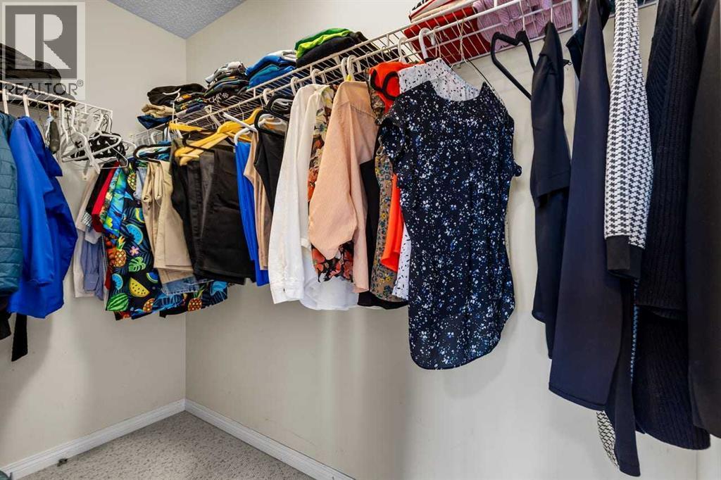 176 Cougar Ridge Circle Sw, Calgary, AB - Indoor With Storage