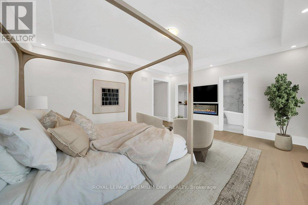 104 Greville Street, Vaughan, ON - Indoor Photo Showing Bedroom