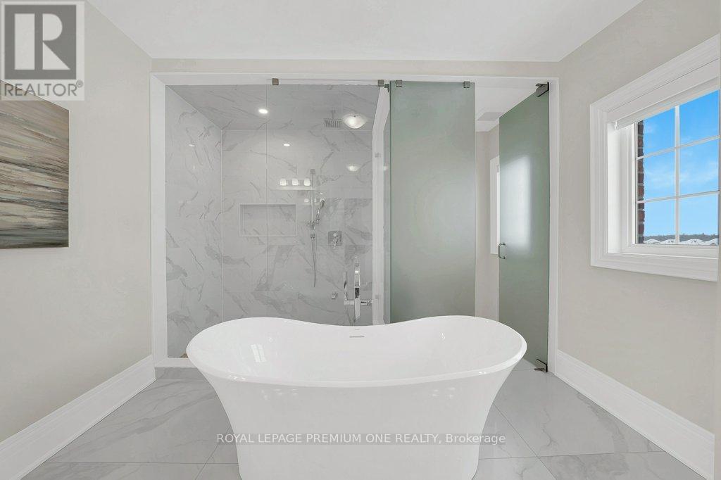 104 Greville Street, Vaughan, ON - Indoor Photo Showing Bathroom