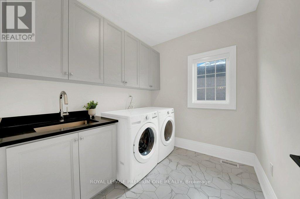 104 Greville Street, Vaughan, ON - Indoor Photo Showing Laundry Room