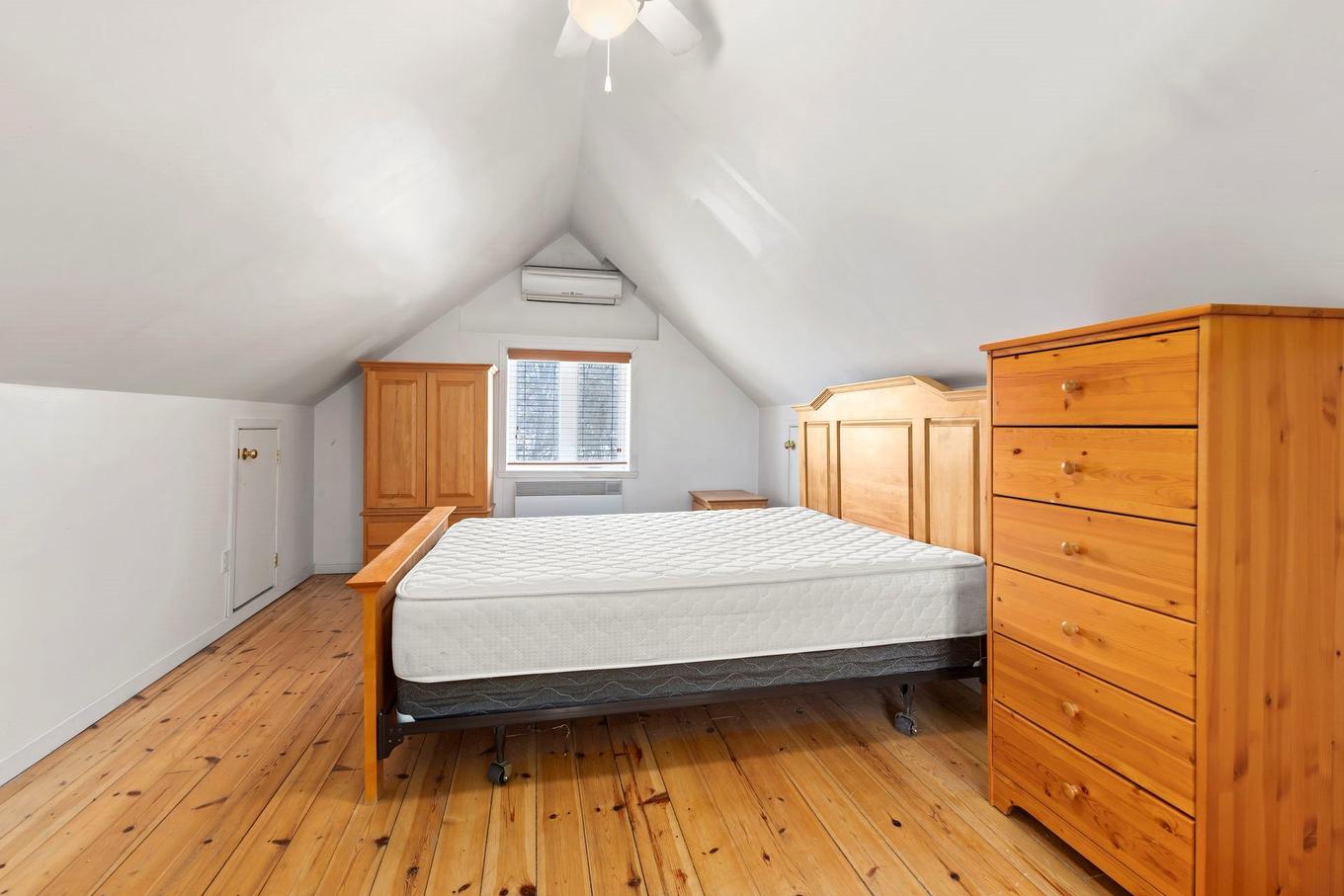 Primary bedroom - 285 Route 201, Coteau-Du-Lac, QC - Indoor Photo Showing Bedroom