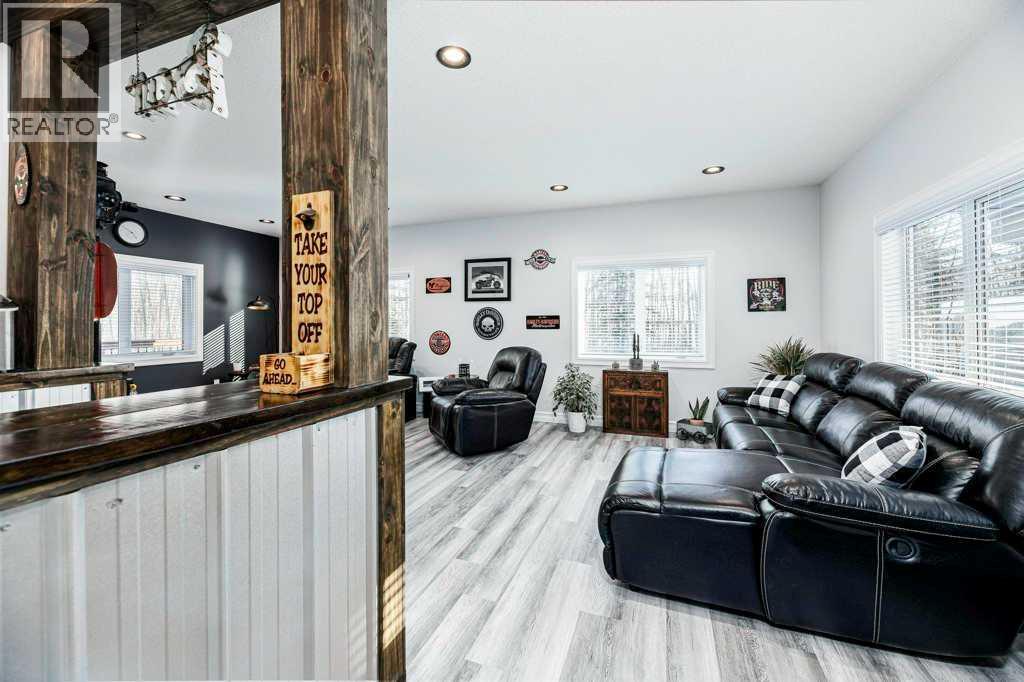 462054 11 Range Road Range, Westerose, AB - Indoor Photo Showing Living Room