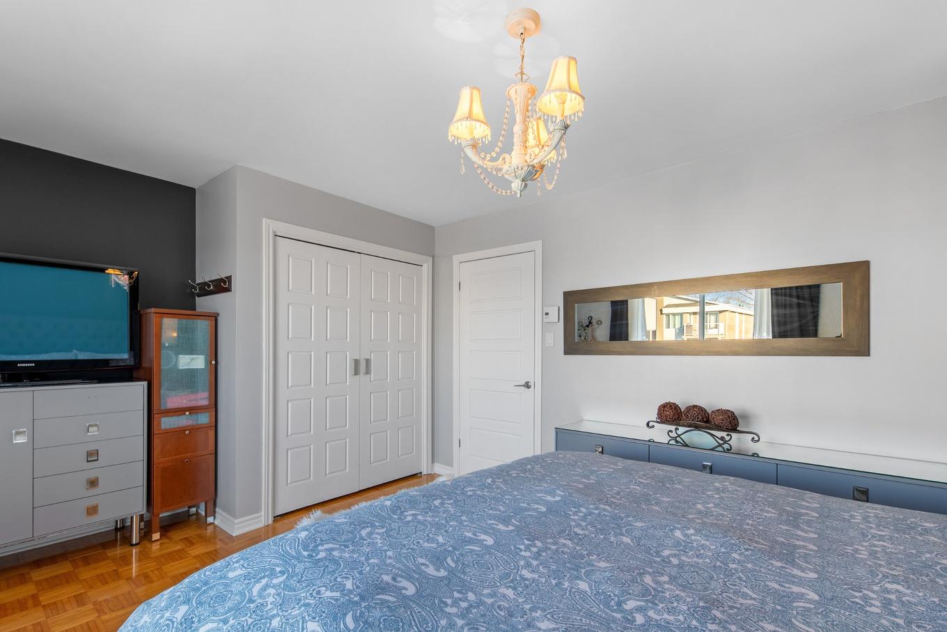 Primary bedroom - 686 Rue Marie-Derome, Saint-Jean-Sur-Richelieu, QC - Indoor Photo Showing Bedroom