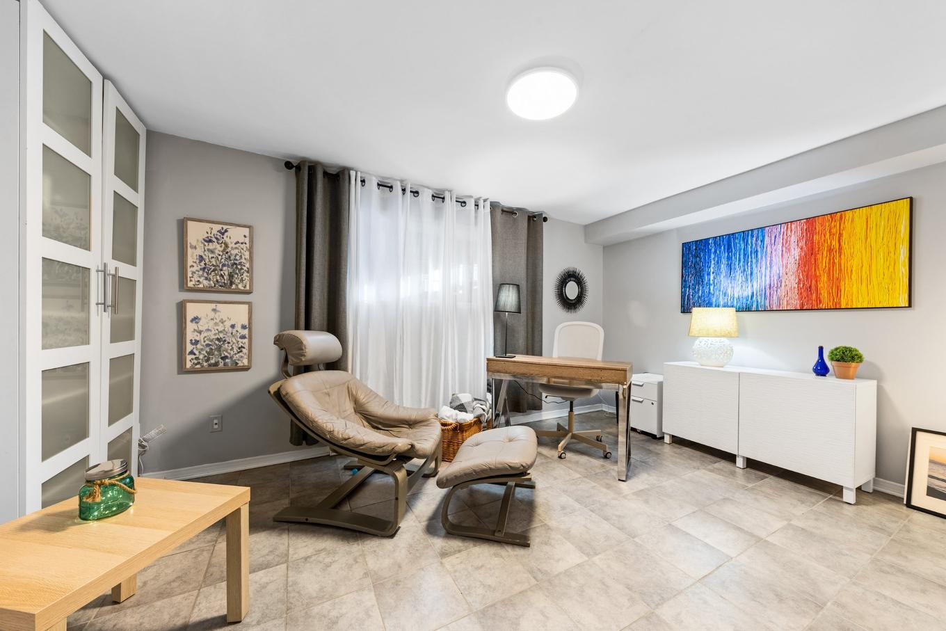 Family room - 686 Rue Marie-Derome, Saint-Jean-Sur-Richelieu, QC - Indoor