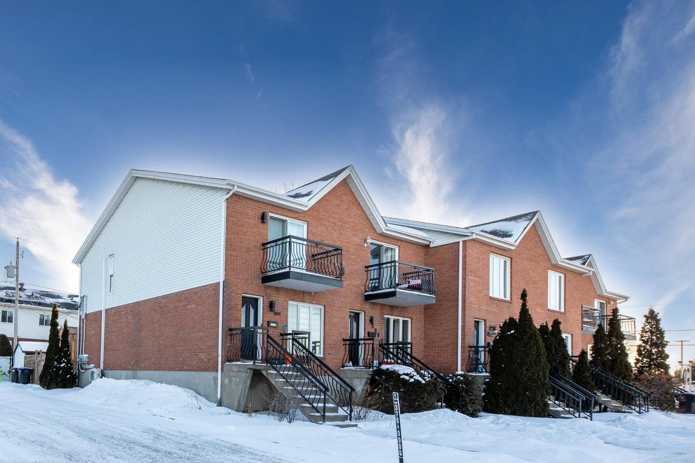 Frontage - 686 Rue Marie-Derome, Saint-Jean-Sur-Richelieu, QC - Outdoor