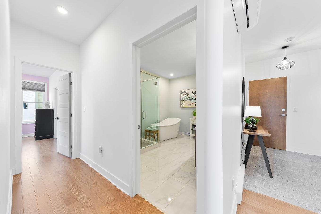 Vue d'ensemble - 201-180 34E Rue O., Venise-En-Québec, QC - Indoor Photo Showing Other Room