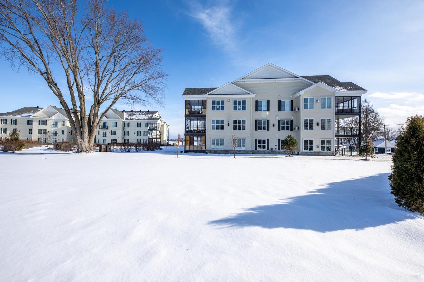 Face arrière - 201-180 34E Rue O., Venise-En-Québec, QC - Outdoor With Facade