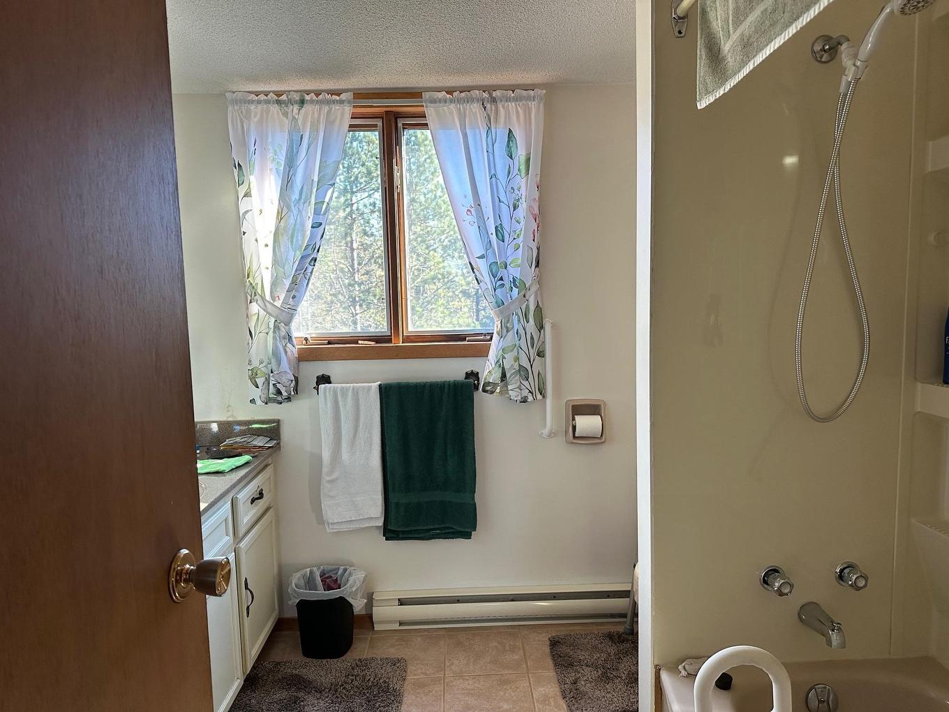 26 Southridge Crescent, Terrace Bay, ON - Indoor Photo Showing Bathroom