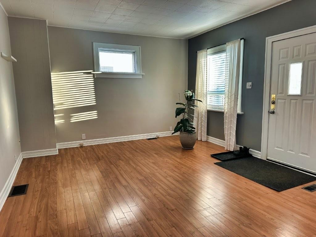 130 Pine Street, Thunder Bay, ON - Indoor Photo Showing Other Room