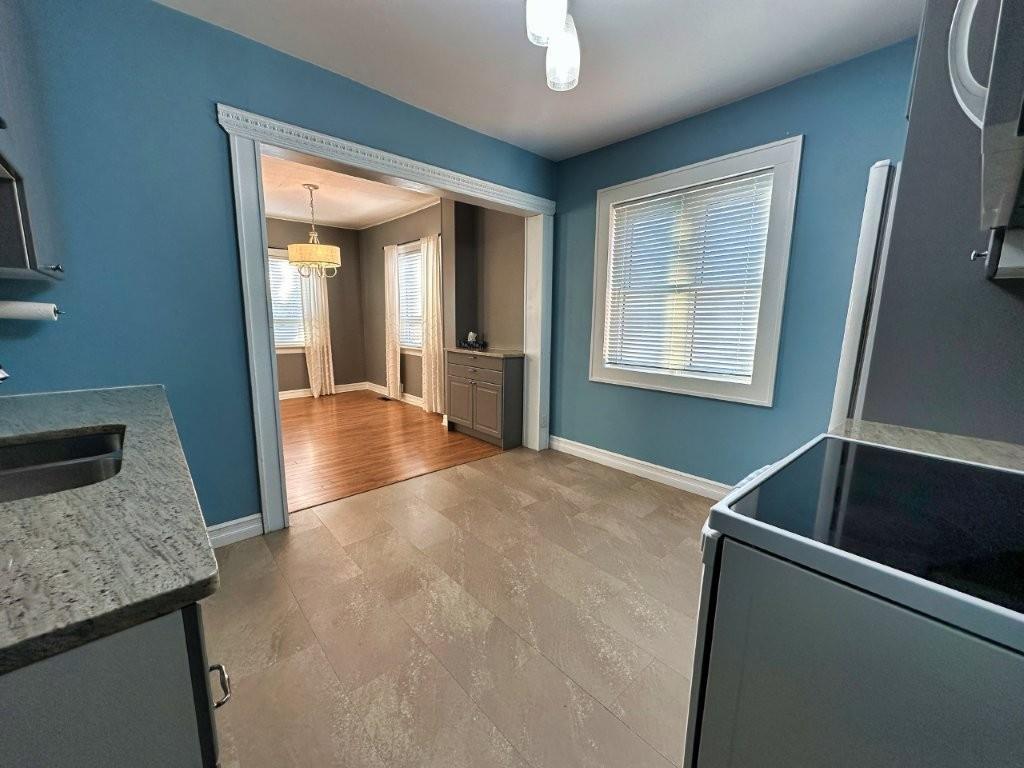 130 Pine Street, Thunder Bay, ON - Indoor Photo Showing Other Room