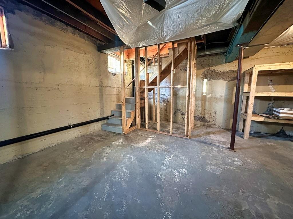 130 Pine Street, Thunder Bay, ON - Indoor Photo Showing Basement