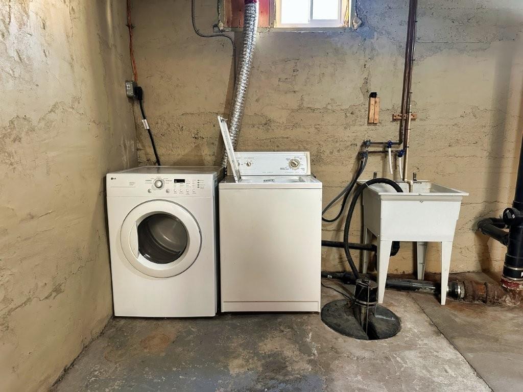 130 Pine Street, Thunder Bay, ON - Indoor Photo Showing Laundry Room