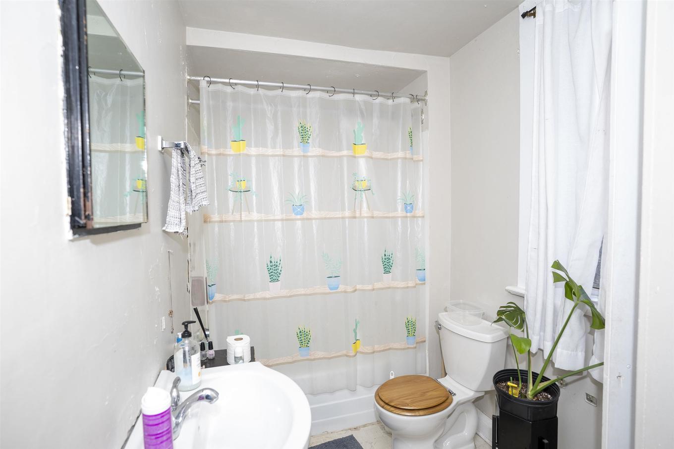 507 Van Norman Street, Thunder Bay, ON - Indoor Photo Showing Bathroom