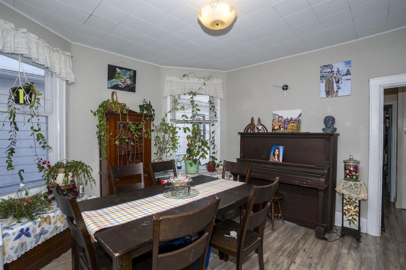 507 Van Norman Street, Thunder Bay, ON - Indoor Photo Showing Dining Room