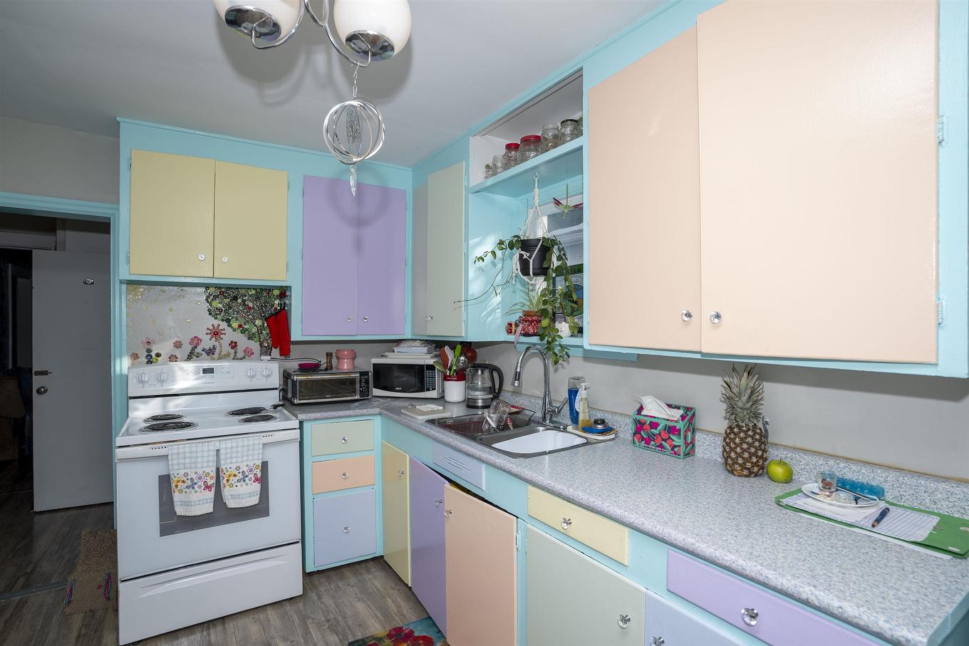 507 Van Norman Street, Thunder Bay, ON - Indoor Photo Showing Kitchen With Double Sink