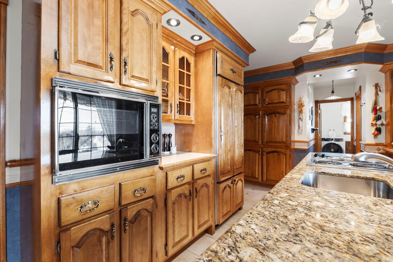Cuisine - 315 Rue Boivin, Montréal (L'Île-Bizard/Sainte-Geneviève), QC - Indoor Photo Showing Kitchen