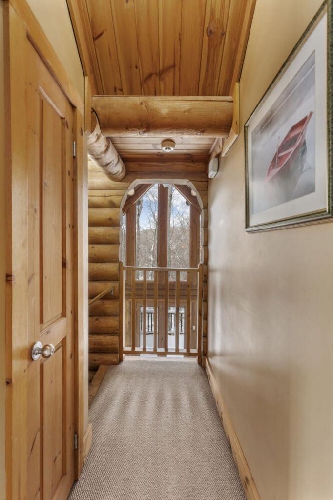 Passageway - 1193 Ch. Des Pionniers, Labelle, QC - Indoor Photo Showing Other Room