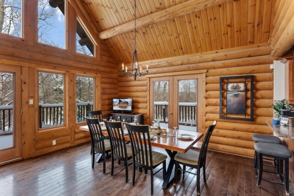 Dining room - 1193 Ch. Des Pionniers, Labelle, QC - Indoor Photo Showing Dining Room