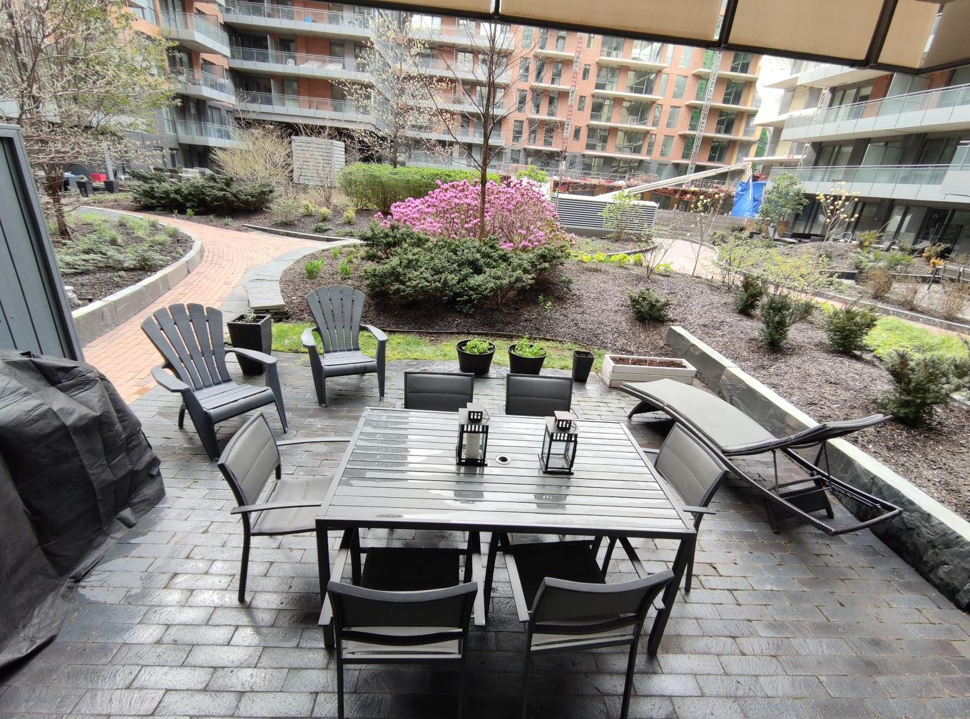 Terrasse - 107-901 Rue De La Commune E., Montréal (Ville-Marie), QC - Outdoor