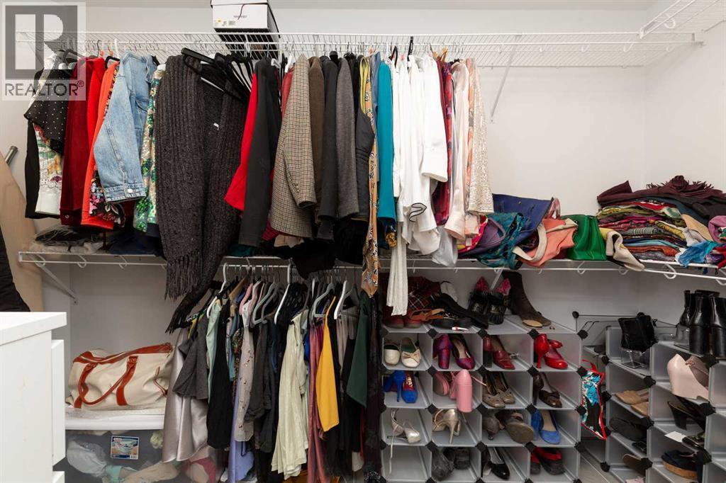 308 Grassland Boulevard W, Lethbridge, AB - Indoor With Storage