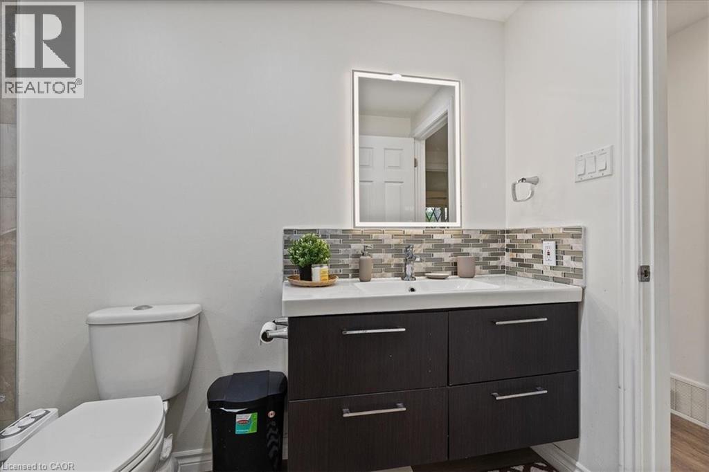 157 Pinedale Drive, Kitchener, ON - Indoor Photo Showing Bathroom