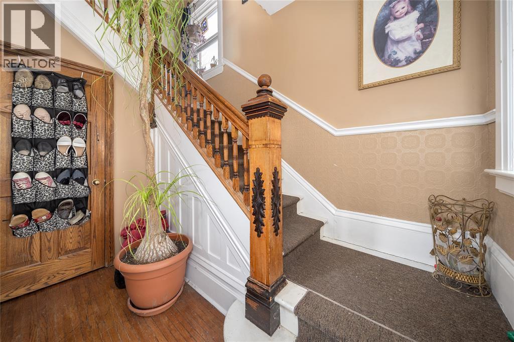 169 Christina Street South, Sarnia, ON