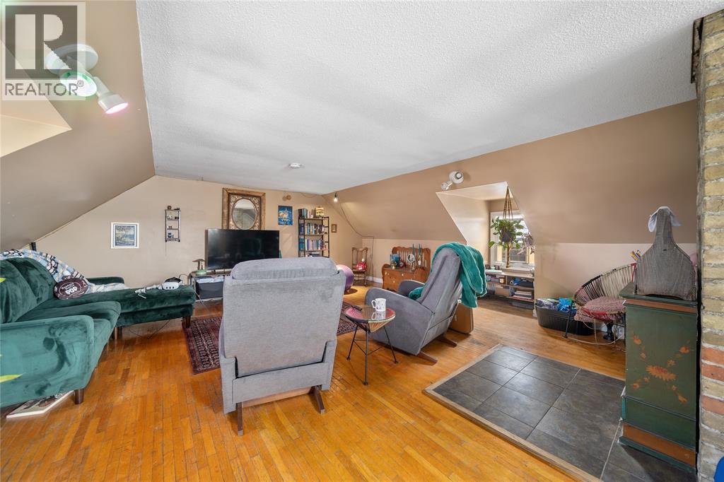 169 Christina Street South, Sarnia, ON