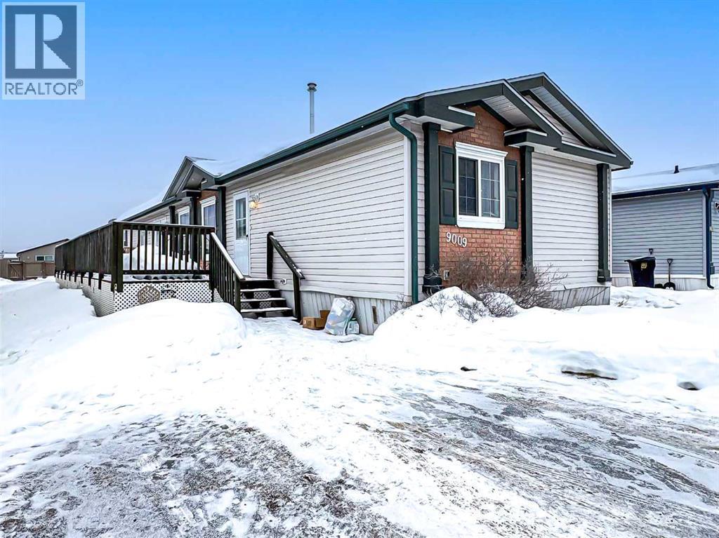 9009 90 Avenue, Grande Prairie, AB - Outdoor