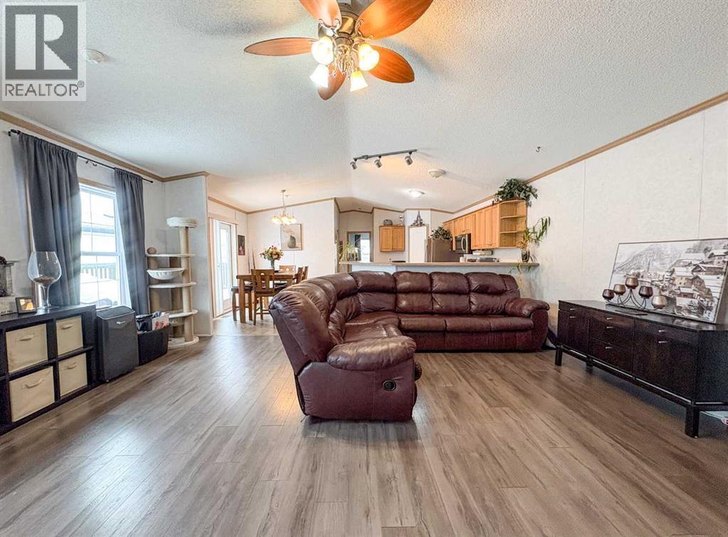 9009 90 Avenue, Grande Prairie, AB - Indoor Photo Showing Living Room