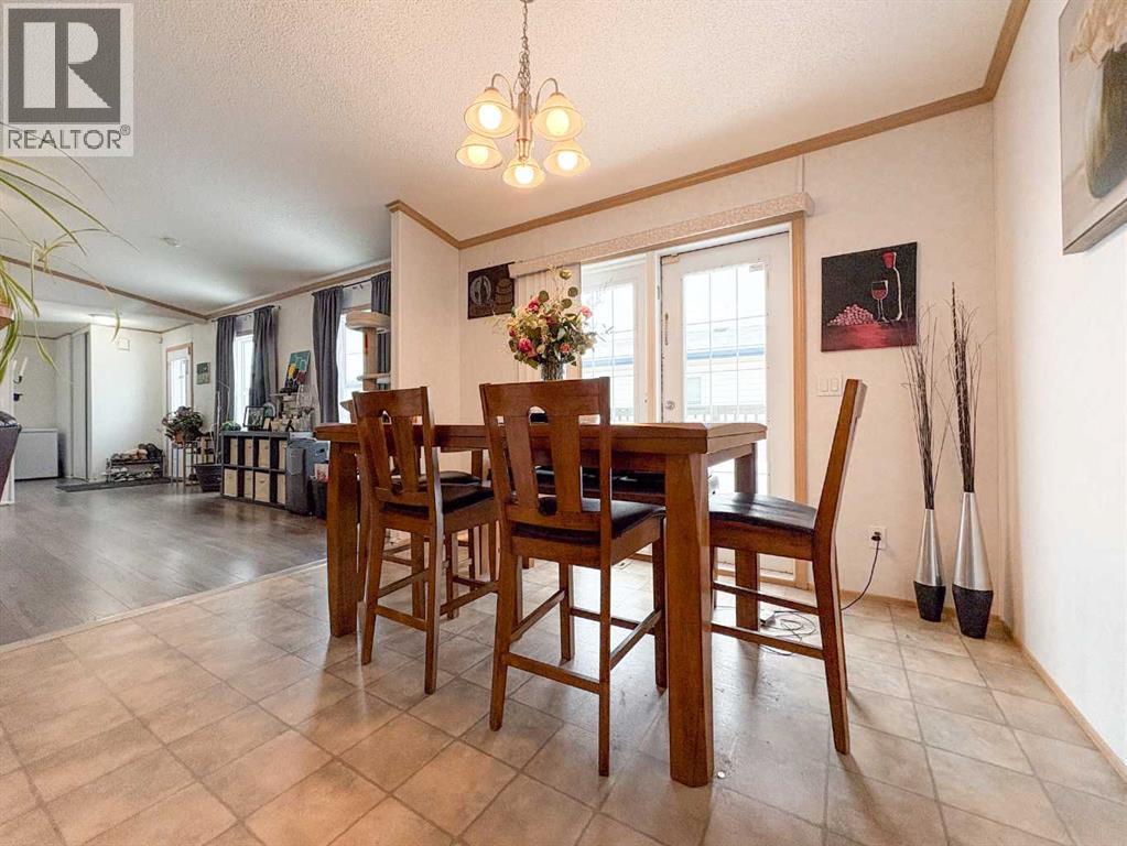 9009 90 Avenue, Grande Prairie, AB - Indoor Photo Showing Dining Room