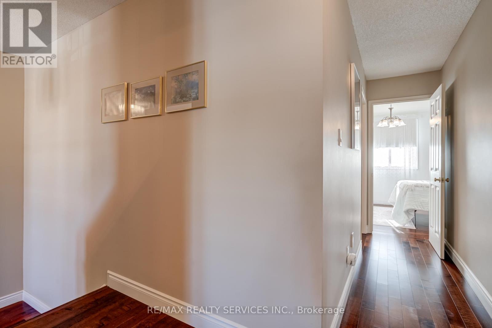 15 Claudette Gate, Hamilton, ON - Indoor Photo Showing Other Room