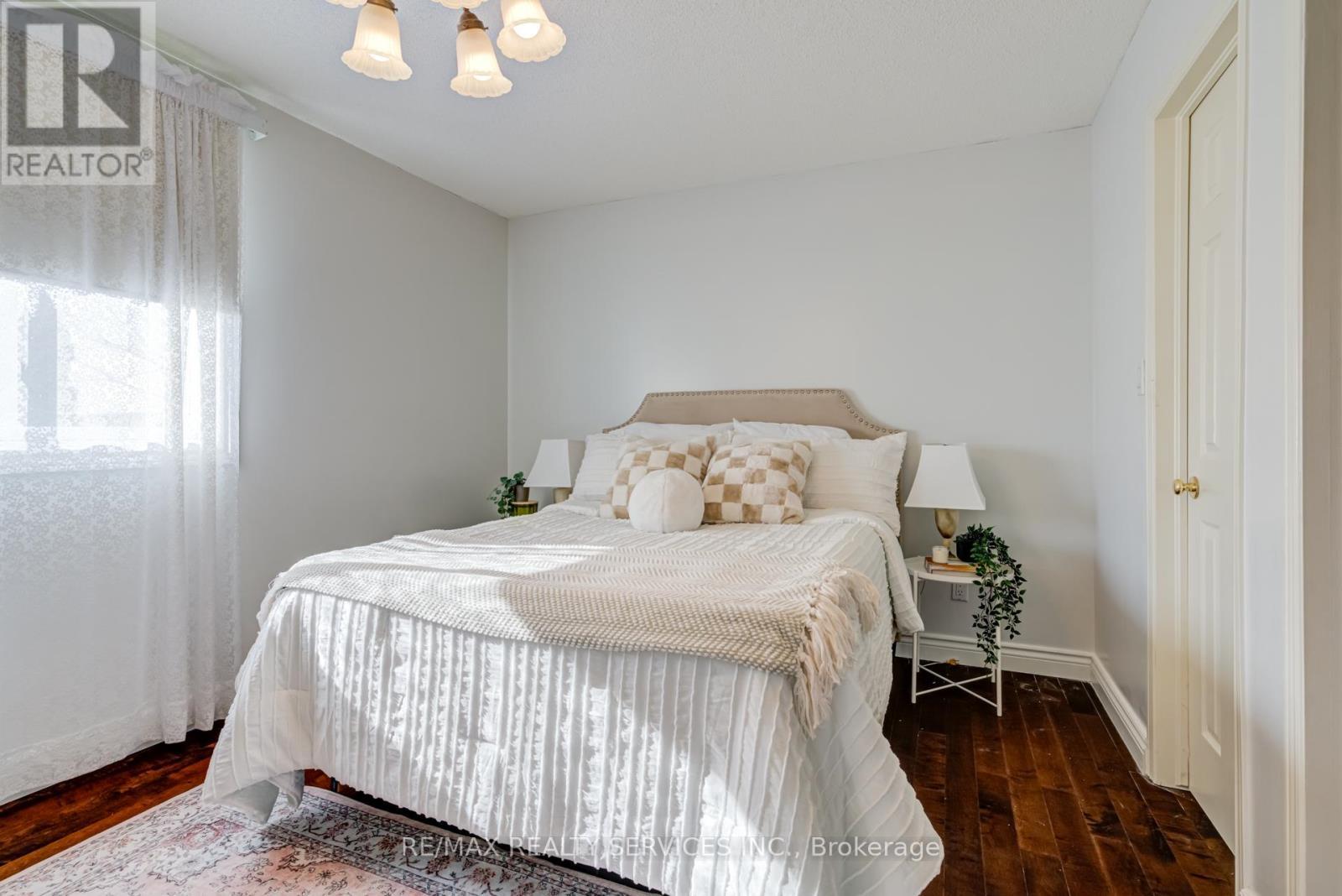 15 Claudette Gate, Hamilton, ON - Indoor Photo Showing Bedroom