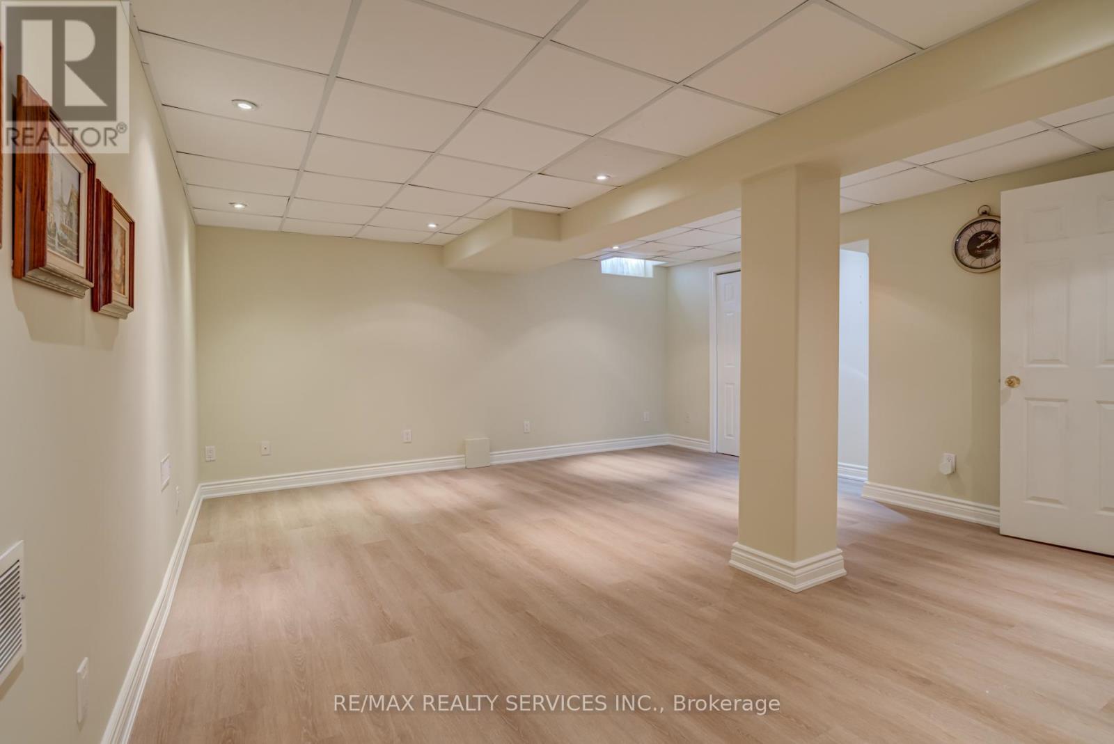 15 Claudette Gate, Hamilton, ON - Indoor Photo Showing Other Room