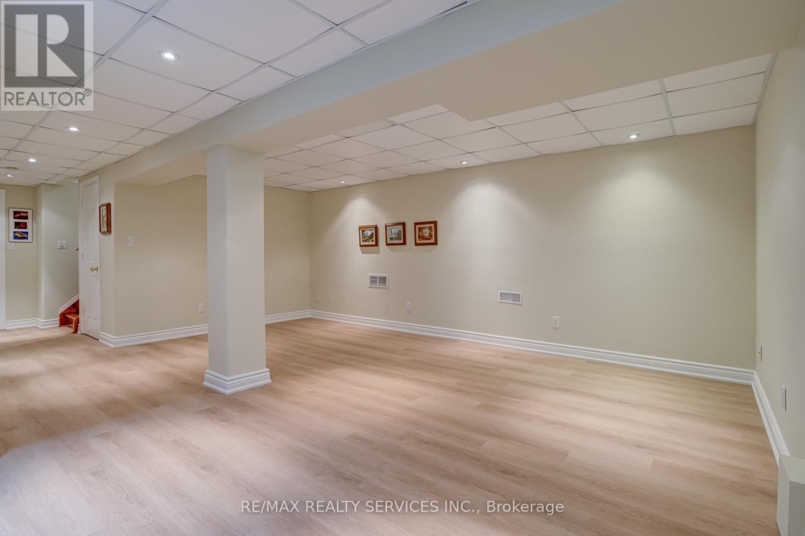 15 Claudette Gate, Hamilton, ON - Indoor