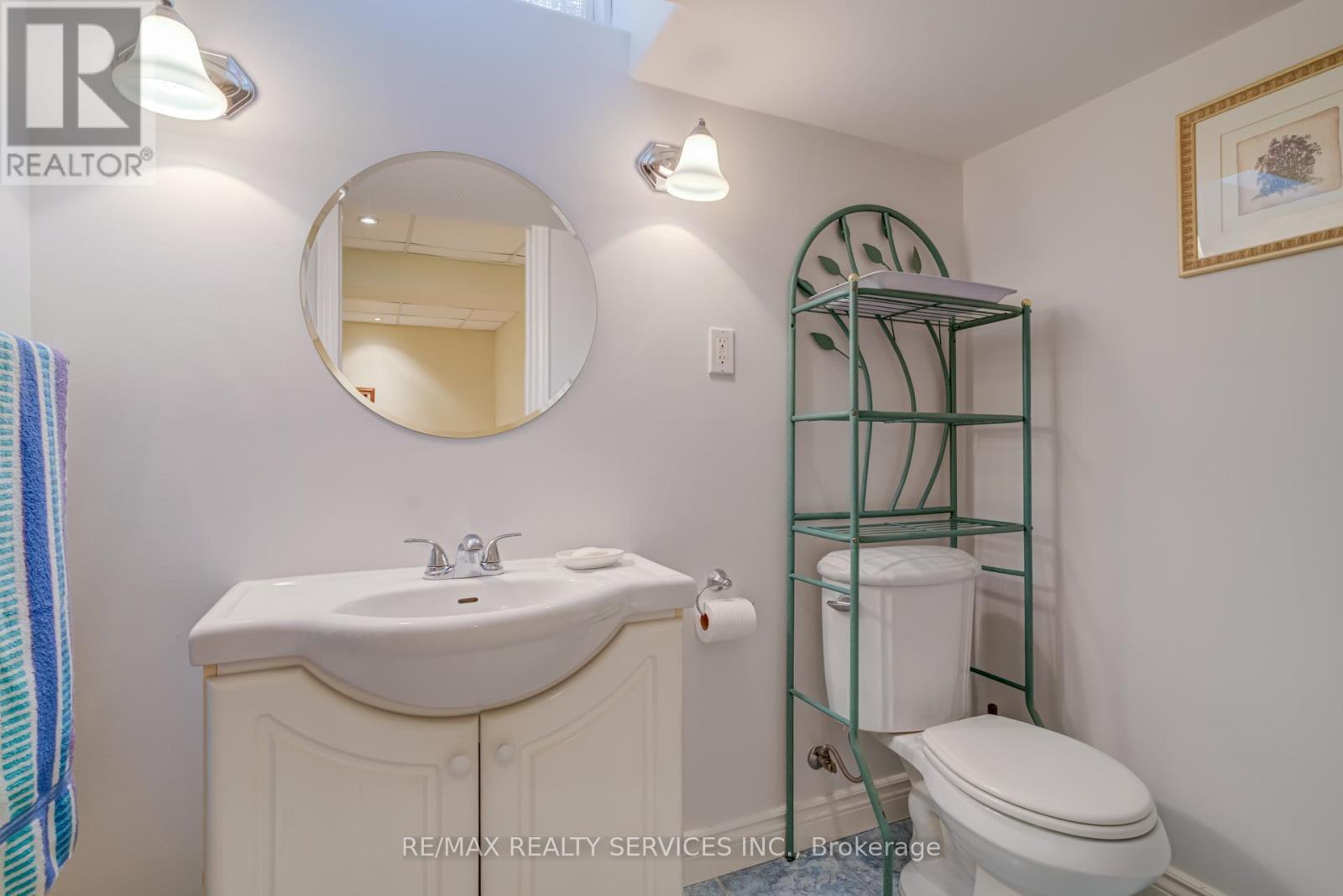 15 Claudette Gate, Hamilton, ON - Indoor Photo Showing Bathroom