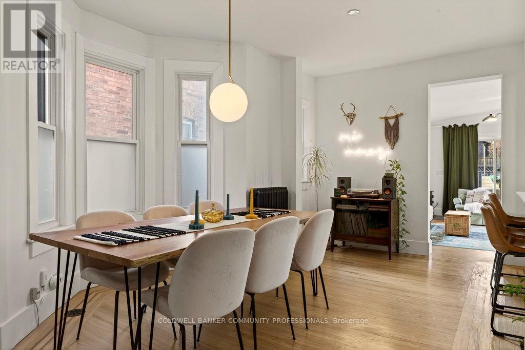 104 Garfield Avenue S, Hamilton, ON - Indoor Photo Showing Dining Room