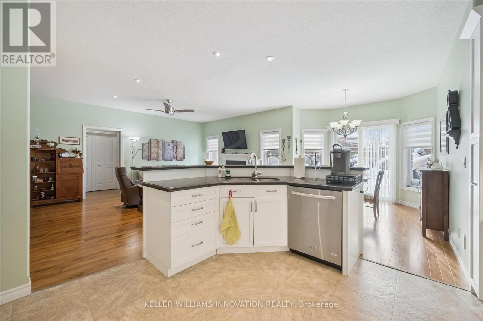 495 Alan Crescent, Woodstock, ON - Indoor Photo Showing Kitchen