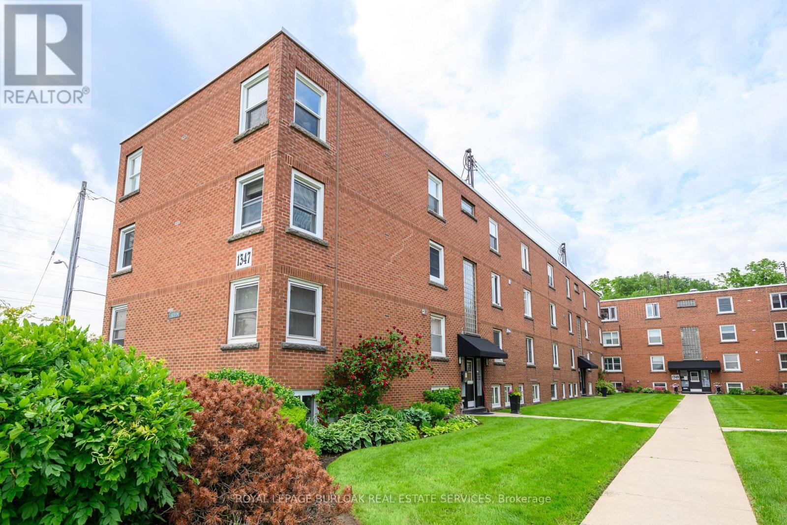 24 - 1347 Lakeshore Road, Burlington, ON - Outdoor With Exterior