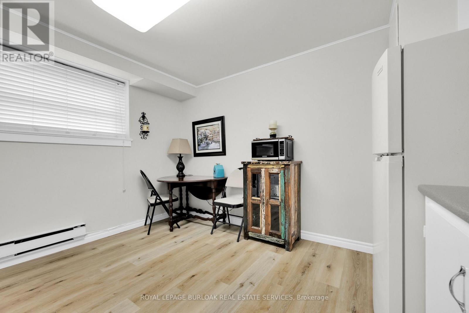 24 - 1347 Lakeshore Road, Burlington, ON - Indoor