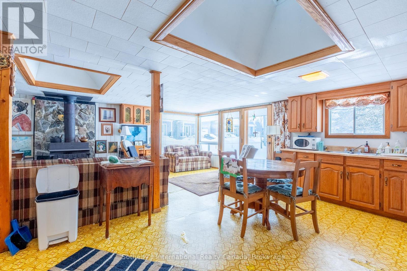 19 62Nd Street S, Wasaga Beach, ON - Indoor