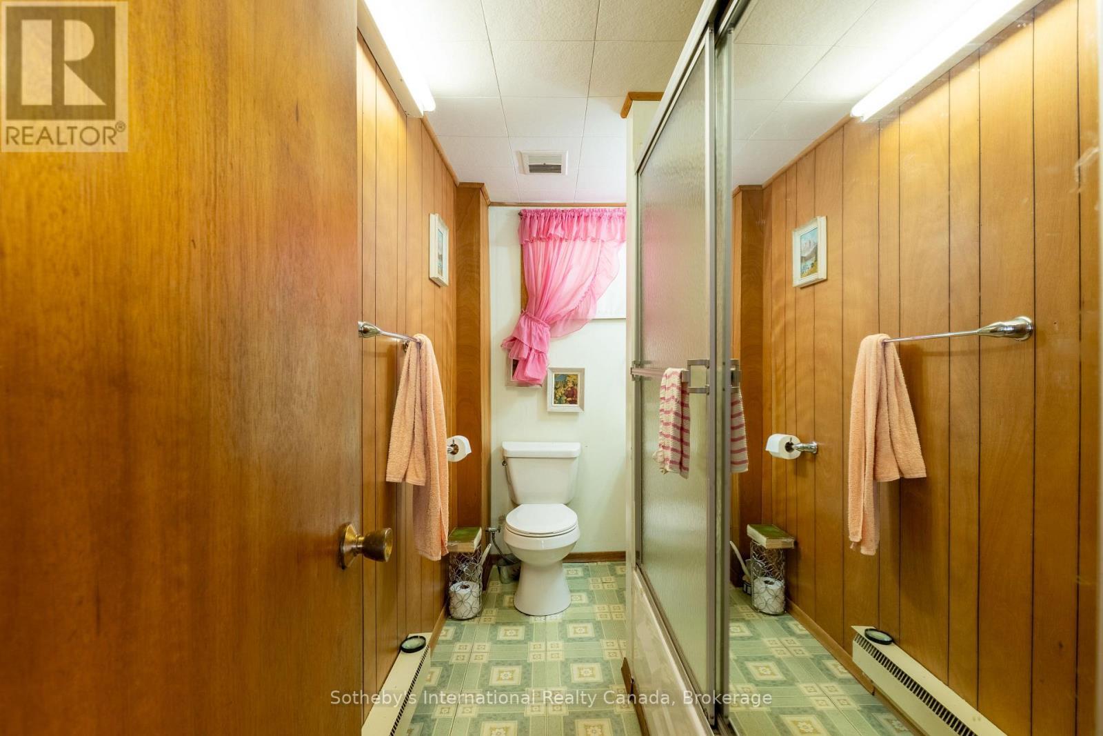 19 62Nd Street S, Wasaga Beach, ON - Indoor Photo Showing Bathroom