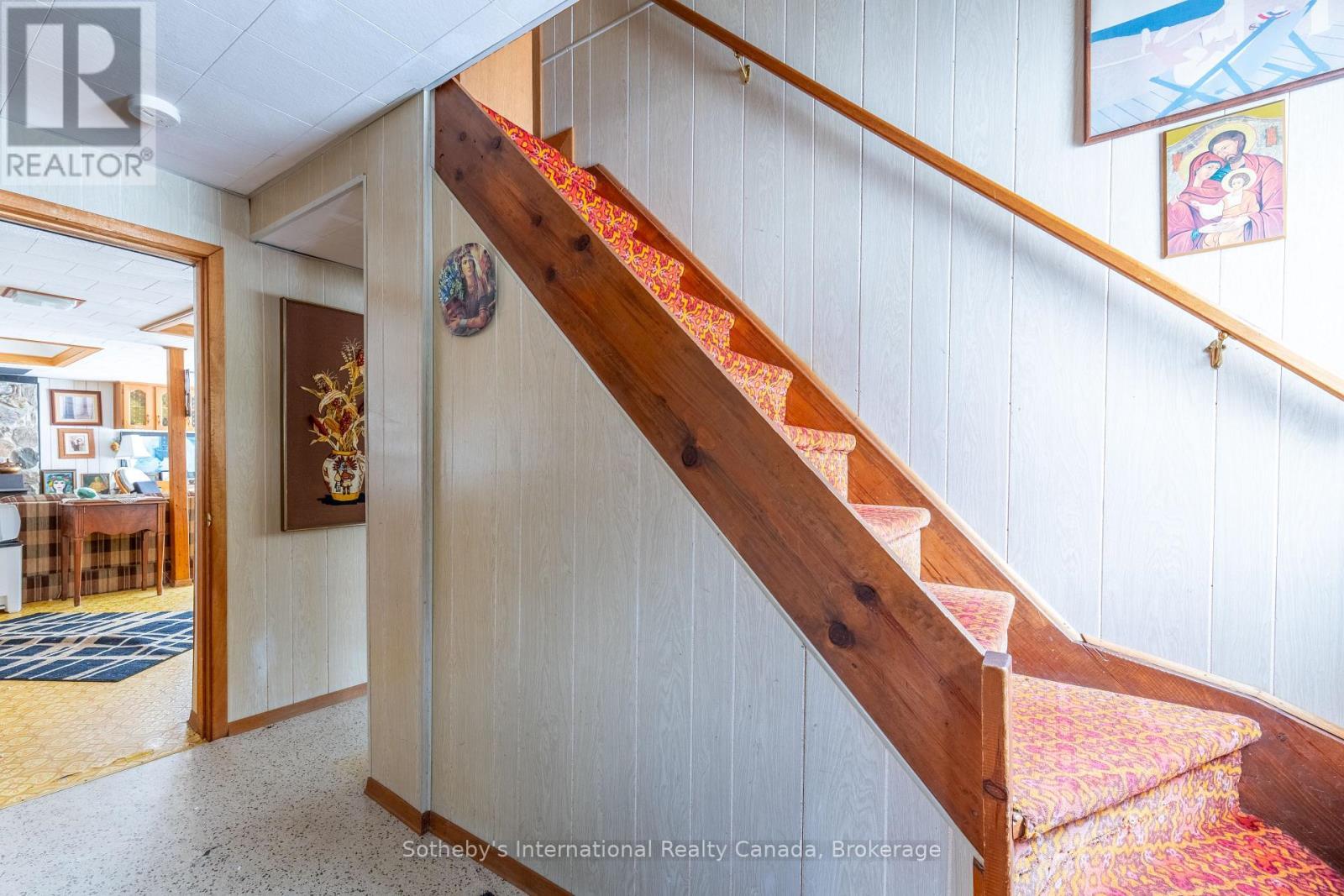 19 62Nd Street S, Wasaga Beach, ON - Indoor Photo Showing Other Room