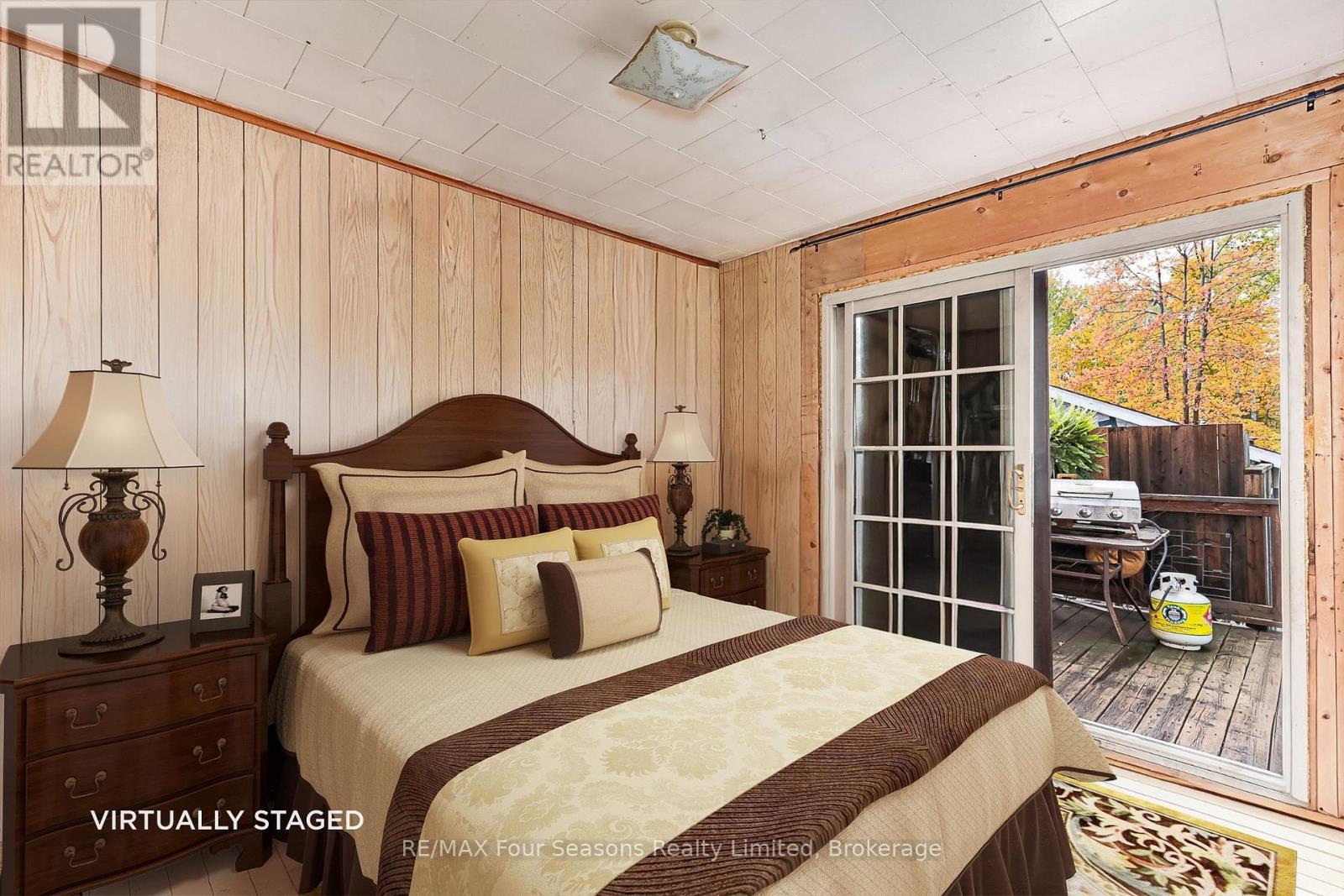 24 Indianola Crescent, Wasaga Beach, ON - Indoor Photo Showing Bedroom