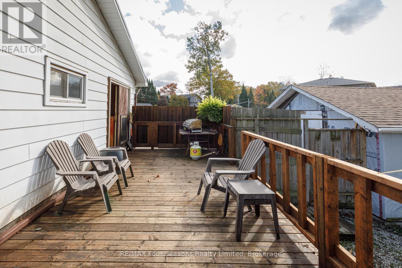 24 Indianola Crescent, Wasaga Beach, ON - Outdoor With Deck Patio Veranda With Exterior