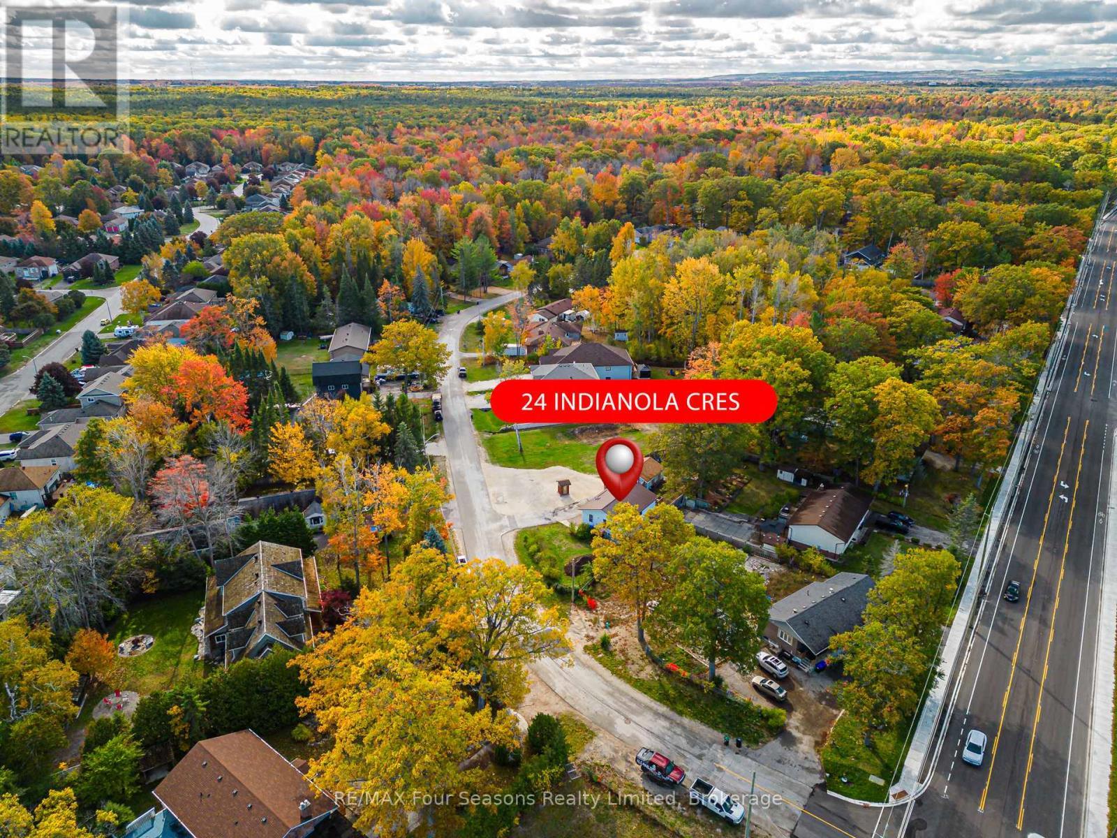 24 Indianola Crescent, Wasaga Beach, ON - Outdoor With View
