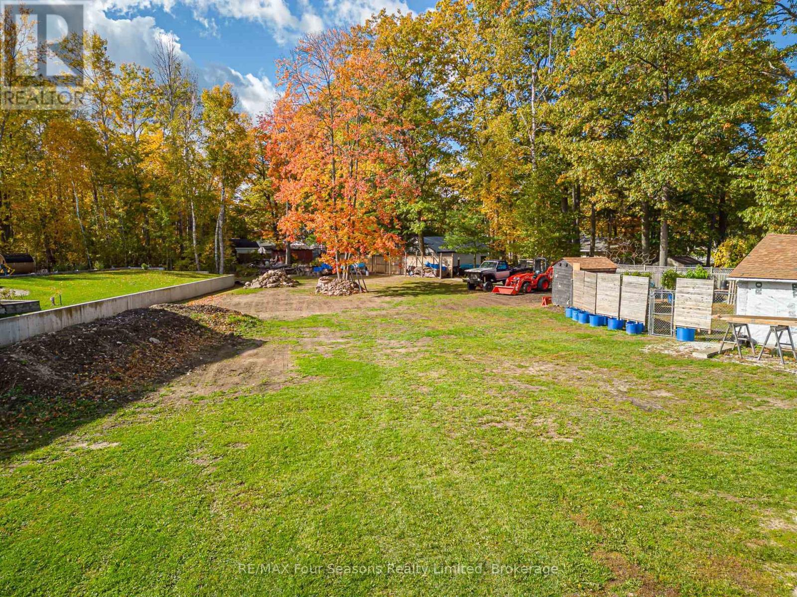 24 Indianola Crescent, Wasaga Beach, ON - Outdoor