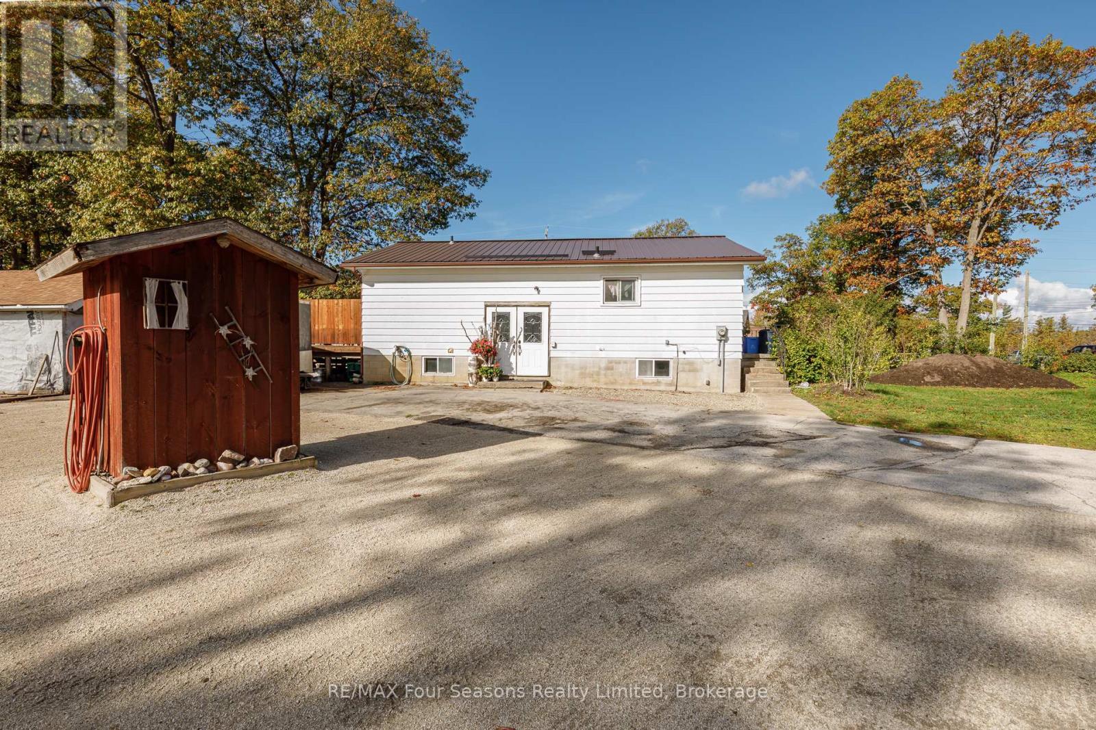 24 Indianola Crescent, Wasaga Beach, ON - Outdoor