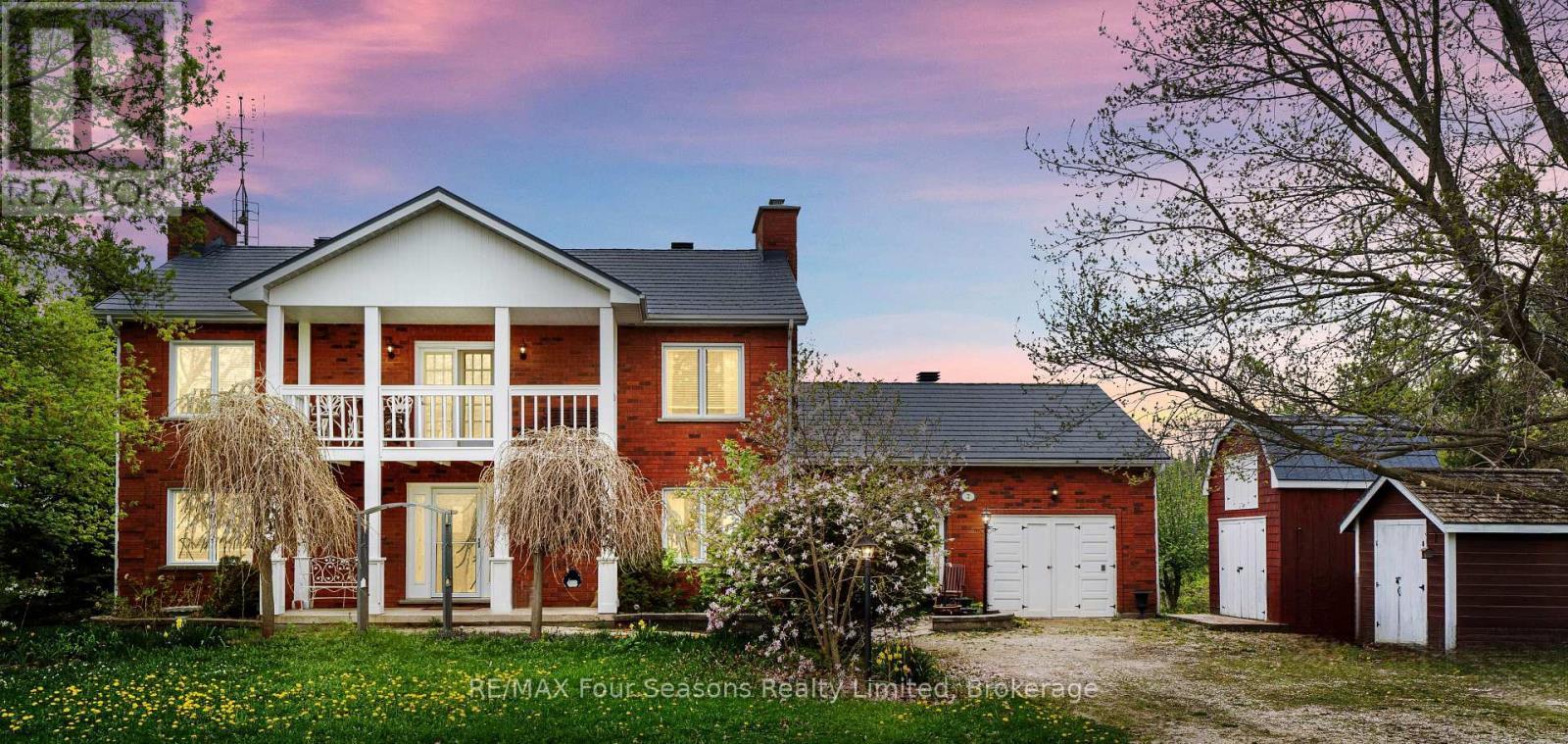 Welcome to 3 Sydenham Trail East, Duntroon - 3 Sydenham Trail E, Clearview, ON - Outdoor