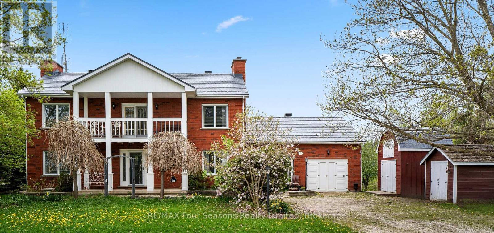 3 Sydenham Trail E, Clearview, ON - Outdoor With Balcony With Facade
